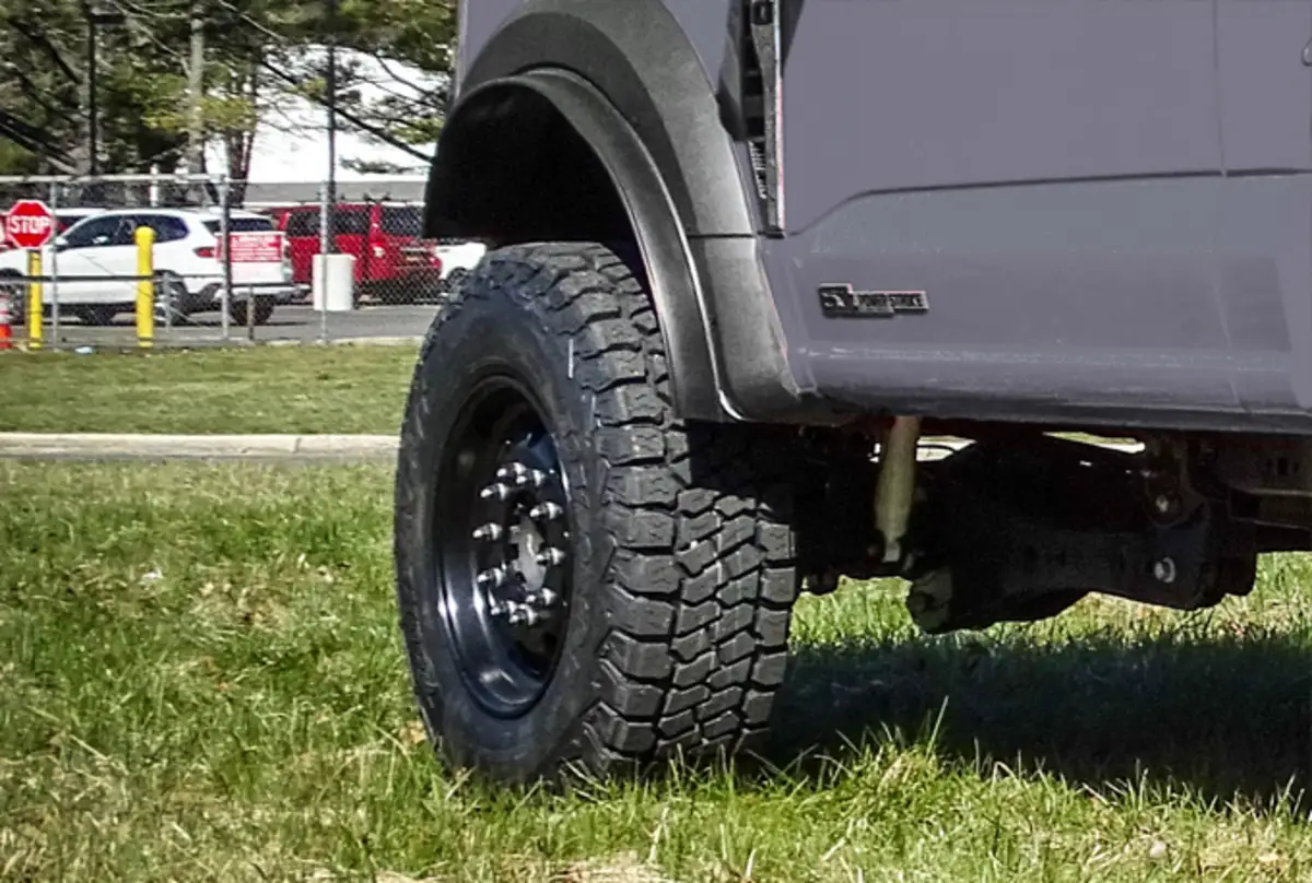 A/T tread for highway performance