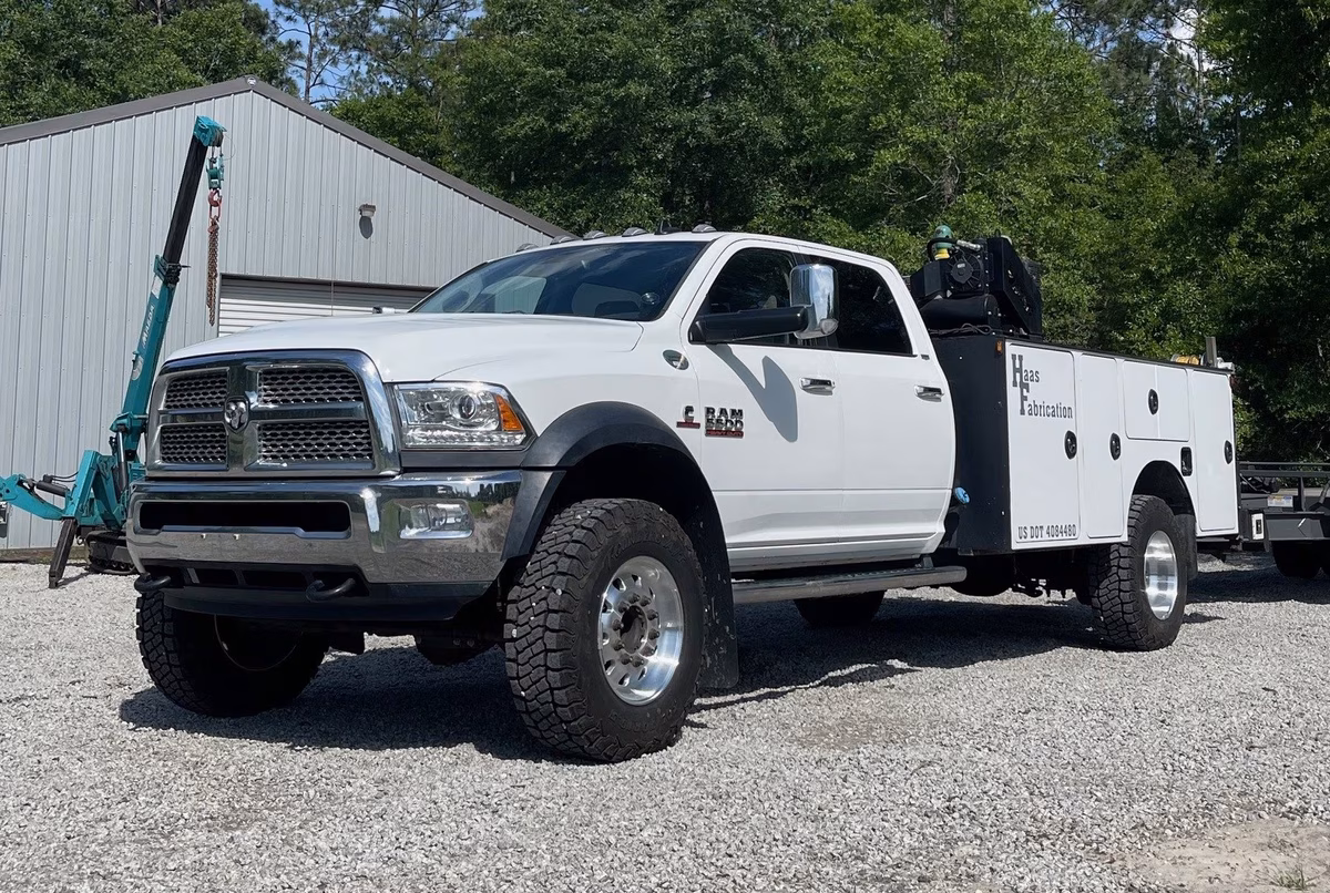 White Ram service boom truck